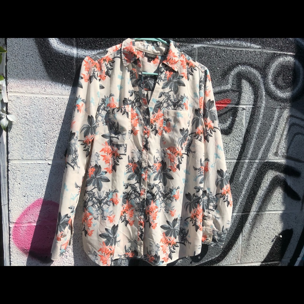 Flower faces button up - Picture 3 of 7